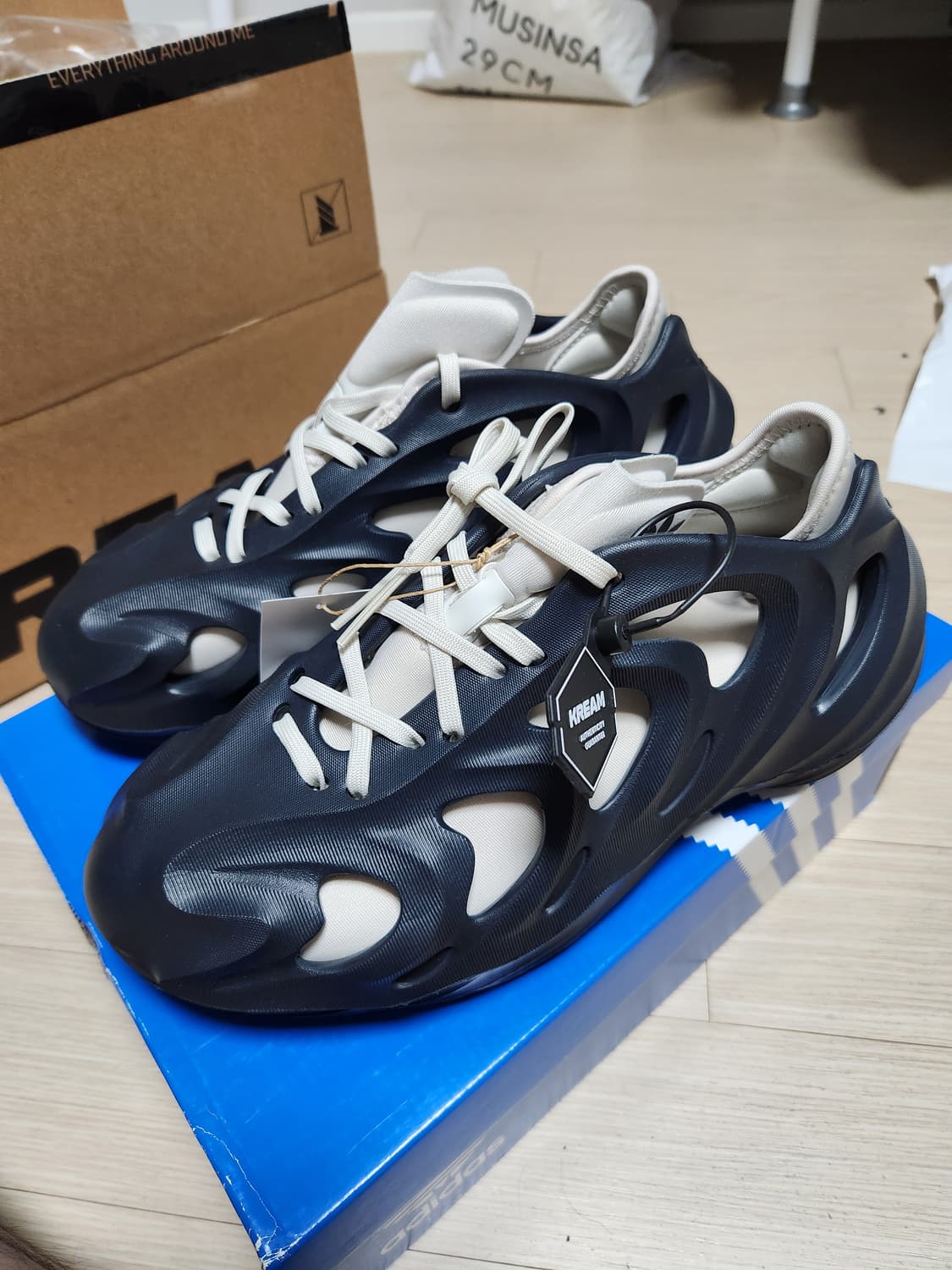 [새상품] 아디다스 아디폼Q 250 상품이미지1