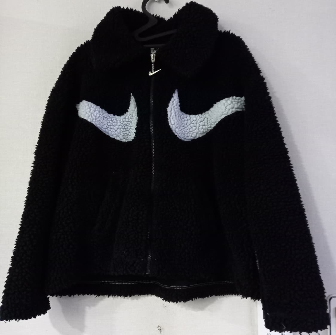 나이키 스우시 블랙 여자 자켓 90/S 상품이미지1
