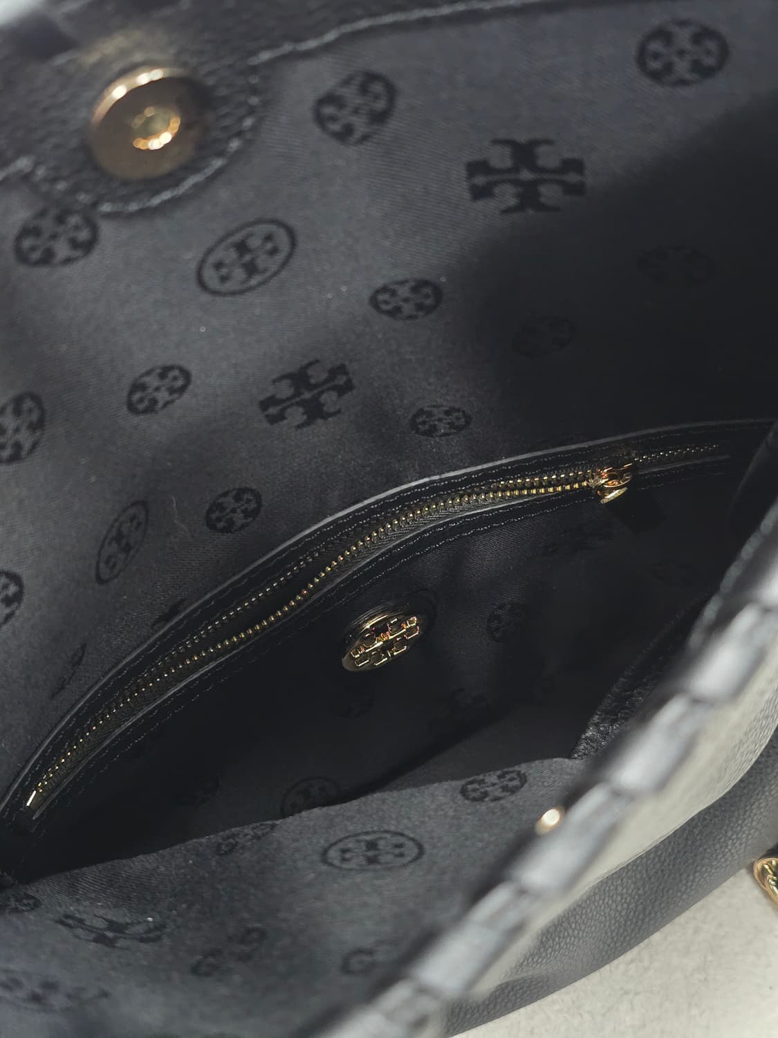 토리버치 마리온 블랙 레더 체인 크로스백 상품이미지8