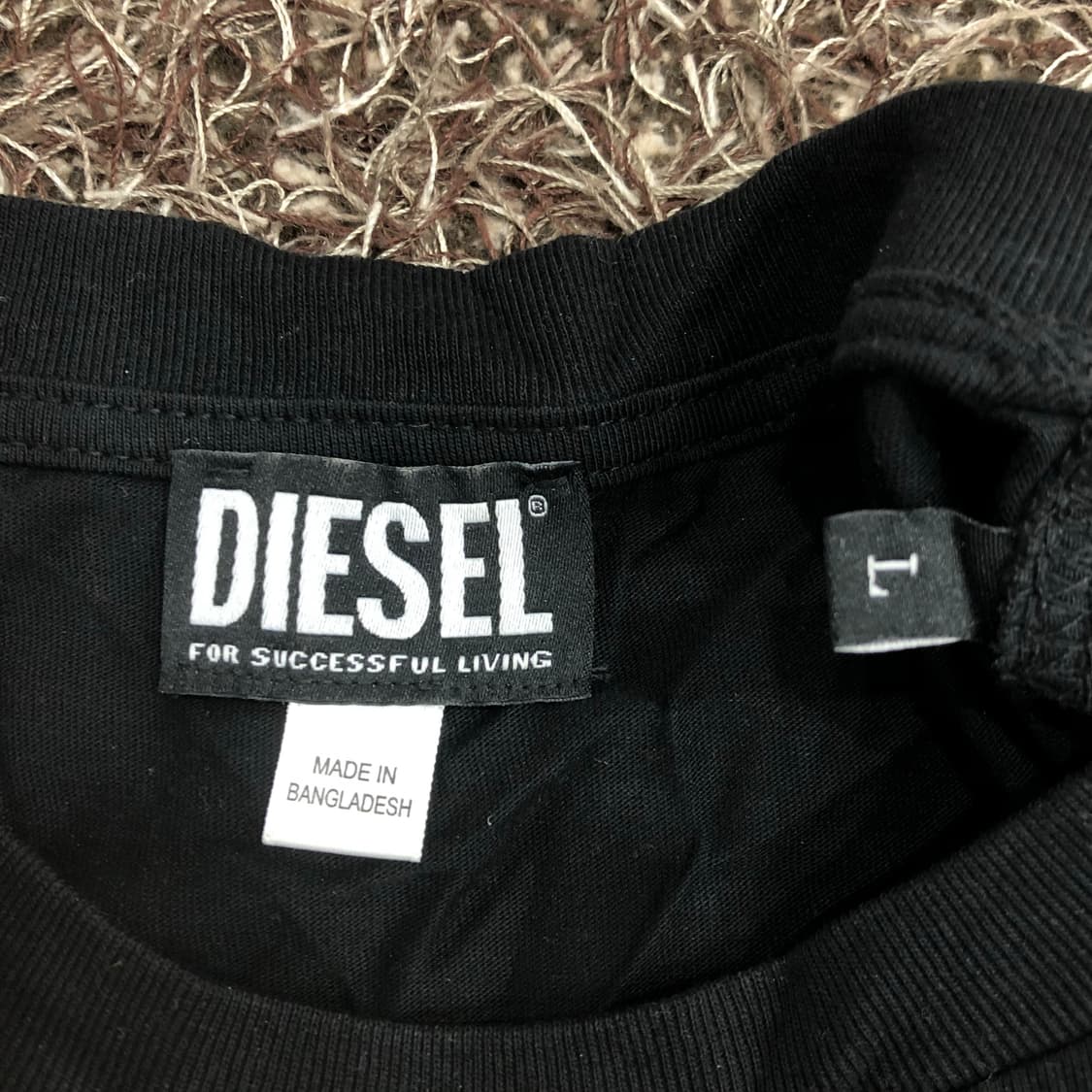 디젤 23SS 웨이브 로고 그래픽 티셔츠 상품이미지5