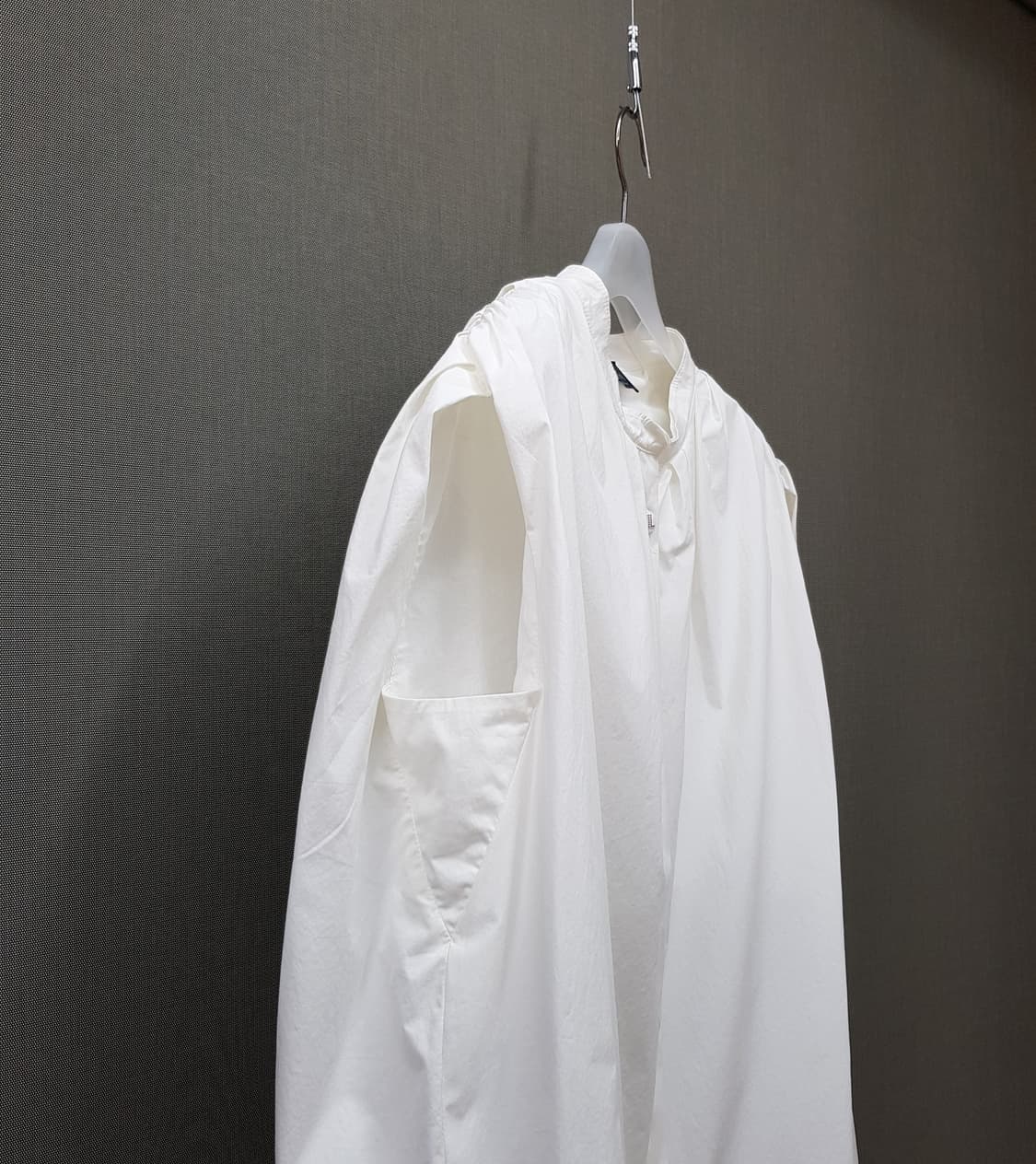 한섬 랑방 2022 볼륨 슬리브 셔링 블라우스 M사이즈 상품이미지3