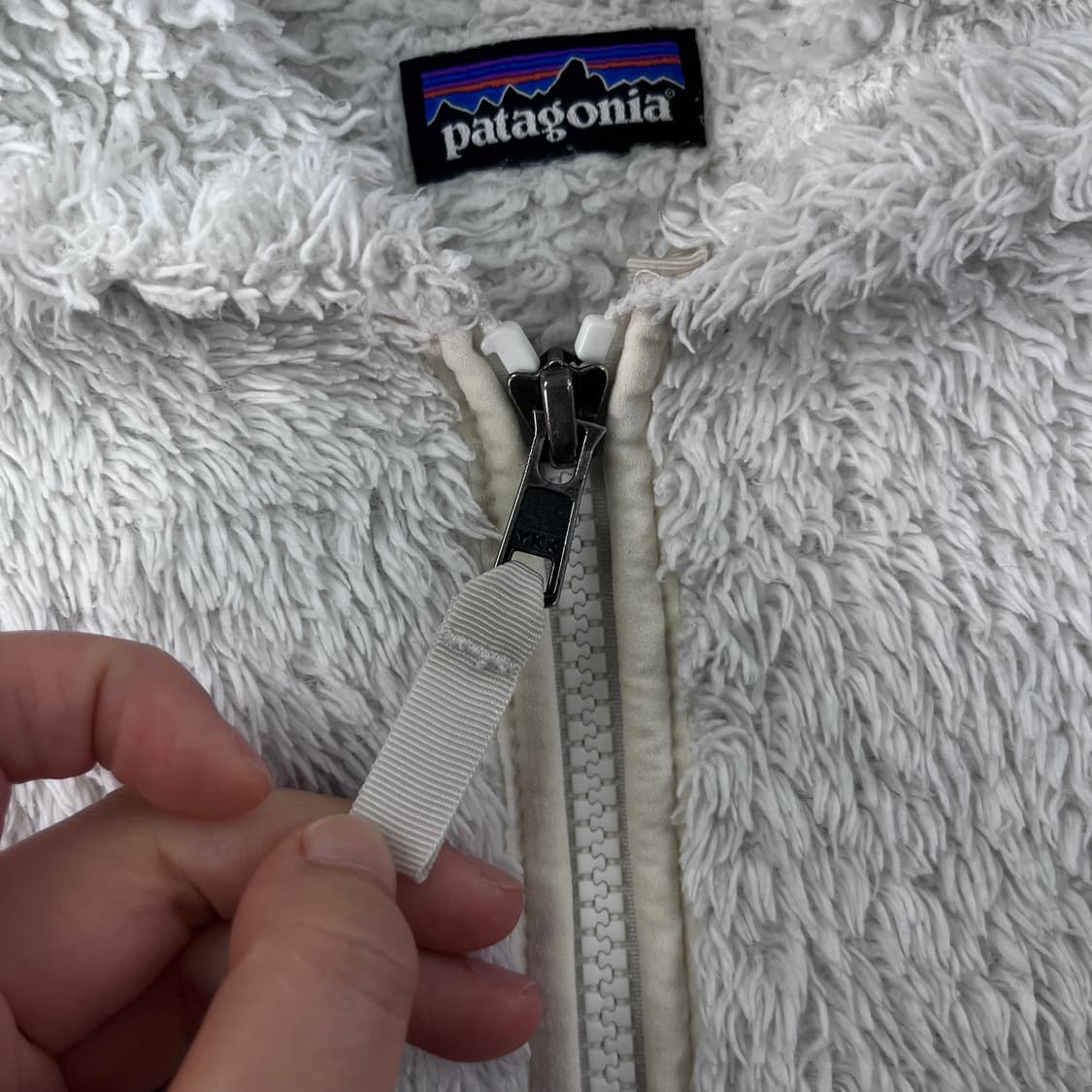 W 95 파타고니아 화이트 플리스 후드집업 상품이미지3