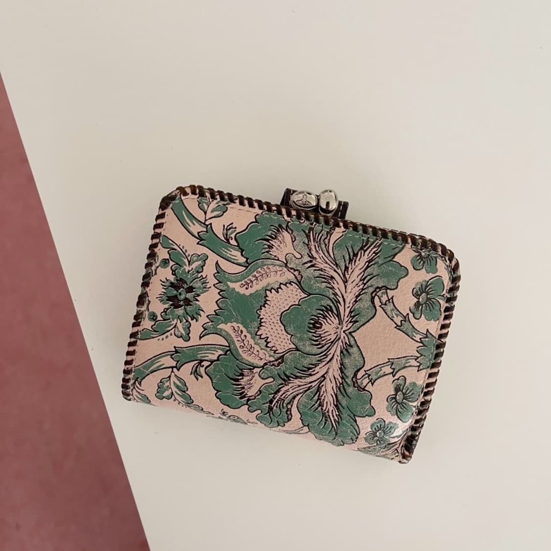 희귀) 비비안웨스트우드 어스 그린 앤티크 레더 지갑 상품이미지2