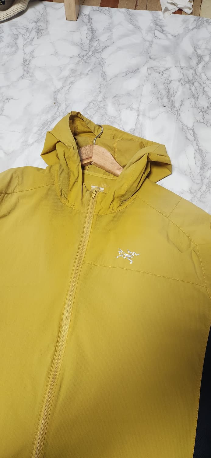아크테릭스 머스타드 바람막이 자켓 상품이미지4