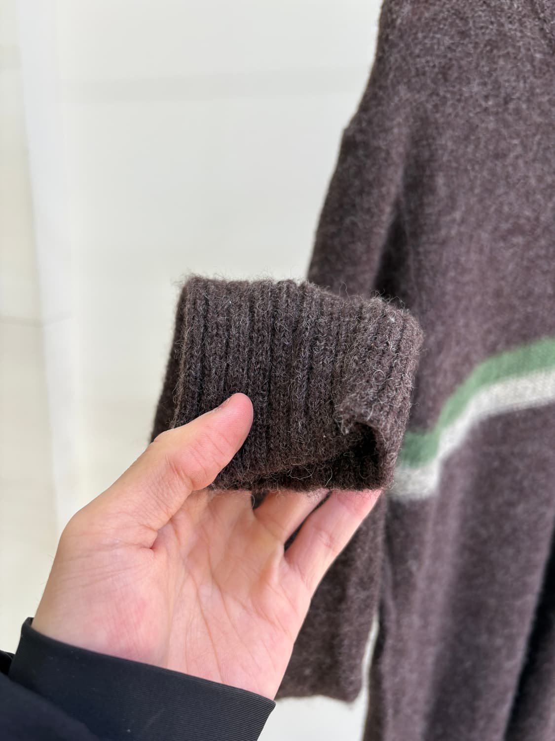 MADE IN HEAVEN 브이넥 니트 상품이미지4