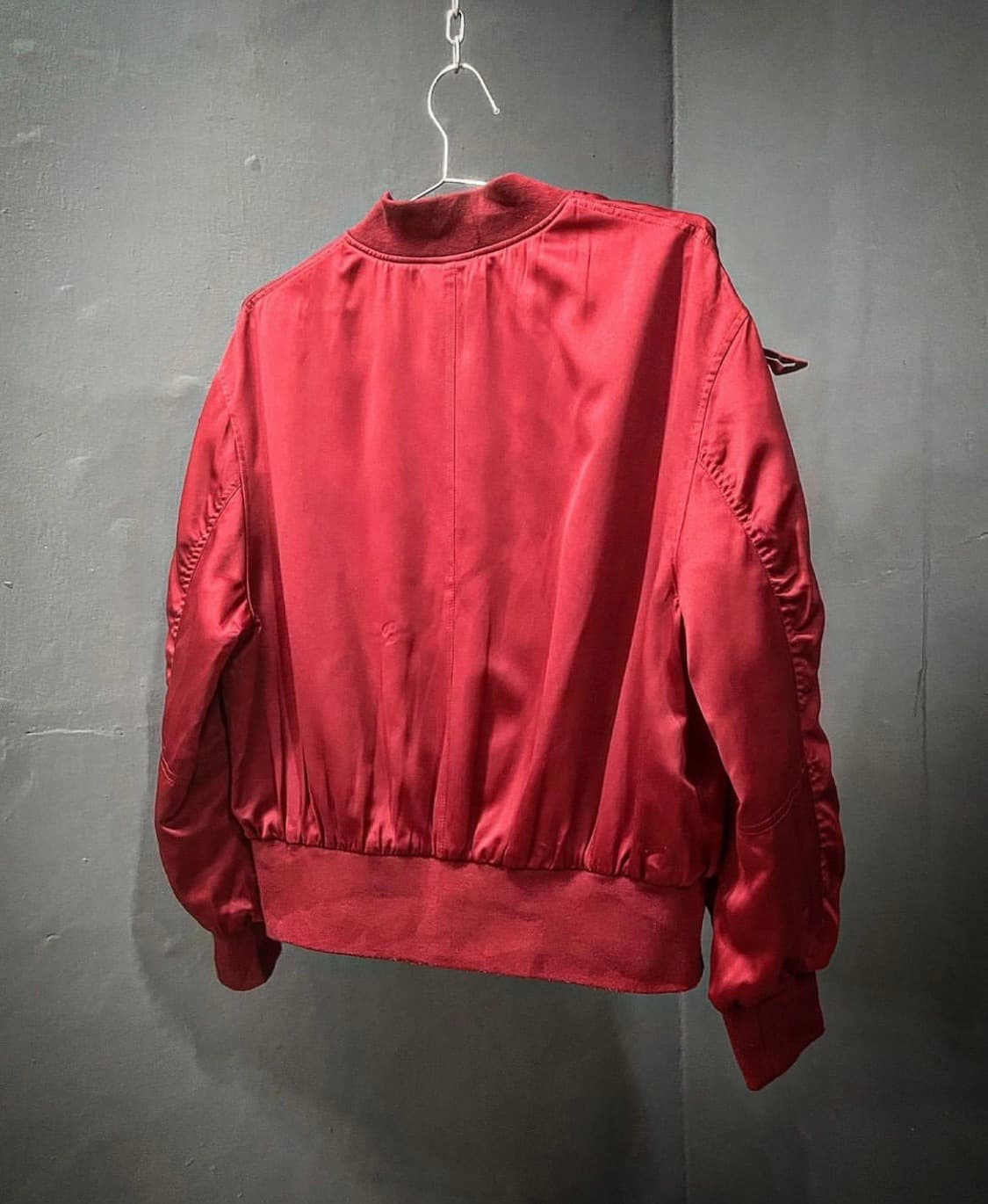 Pendora 폴리 게더링 디테일 봄버 타입 재킷 상품이미지6