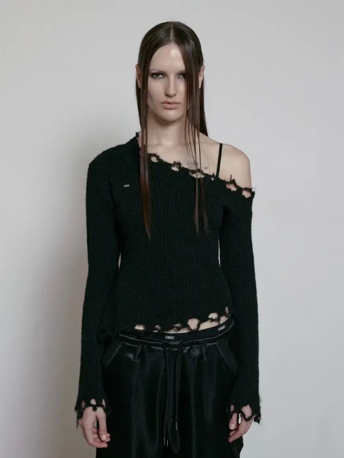 보헤미안서울 디스트레스드 언발란스 니트 블랙 상품이미지1