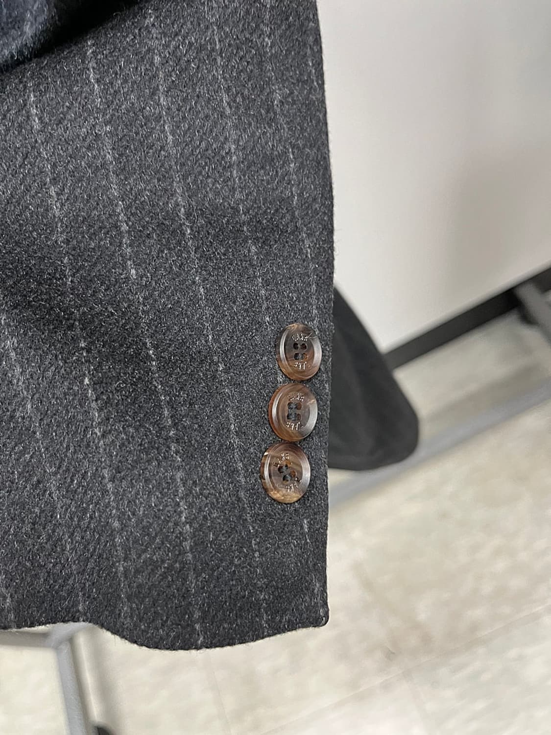 105) 닥스 스트라이프 캐시미어100% 코트  상품이미지4