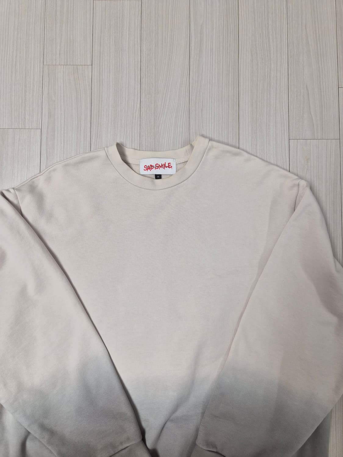 커스텀멜로우 새드스마일그라데이션 오버핏 맨투맨 M사이즈 상품이미지2