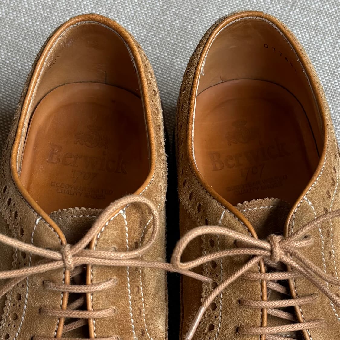 [255] Berwick 4794 카멜 스웨이드 브로그 윙팁 상품이미지9