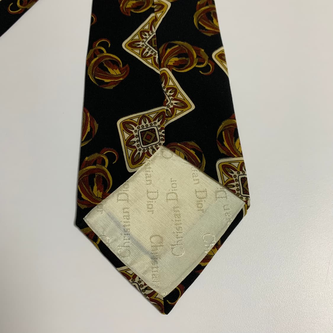 크리스찬 디올(Dior) 블랙 기하학적패턴 명품넥타이 100실크 A+ 상품이미지6