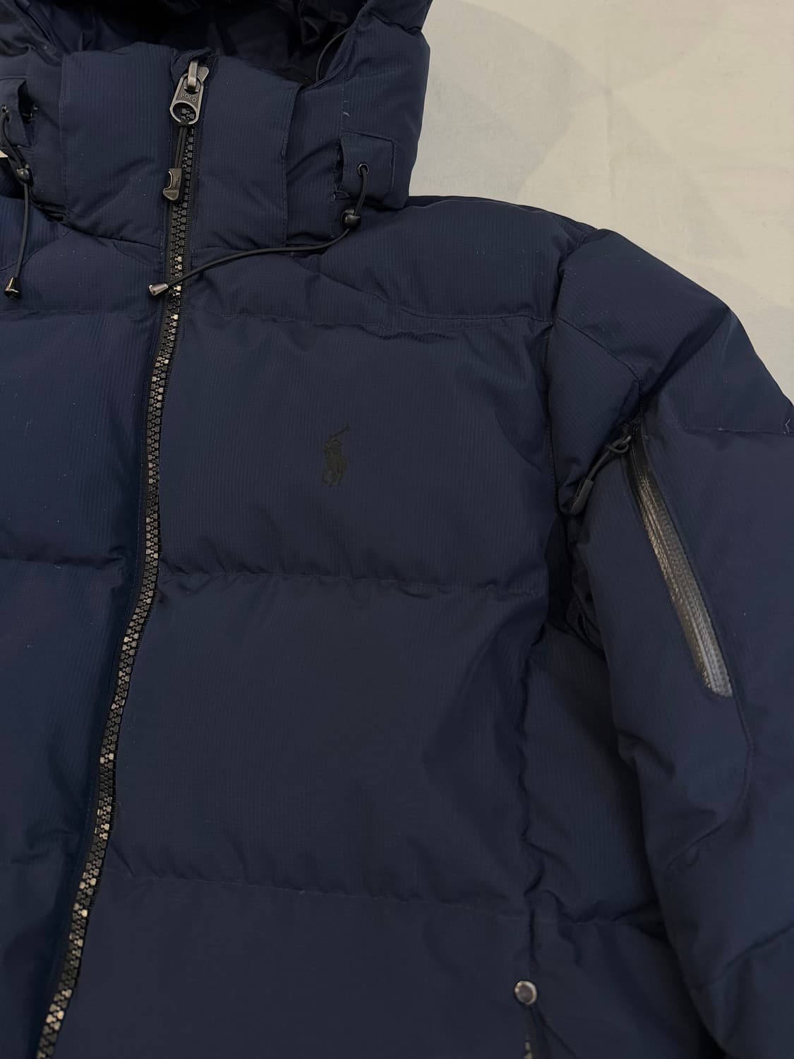폴로 랄프로렌 신형 고프코어 후드 패딩 네이비 상품이미지3