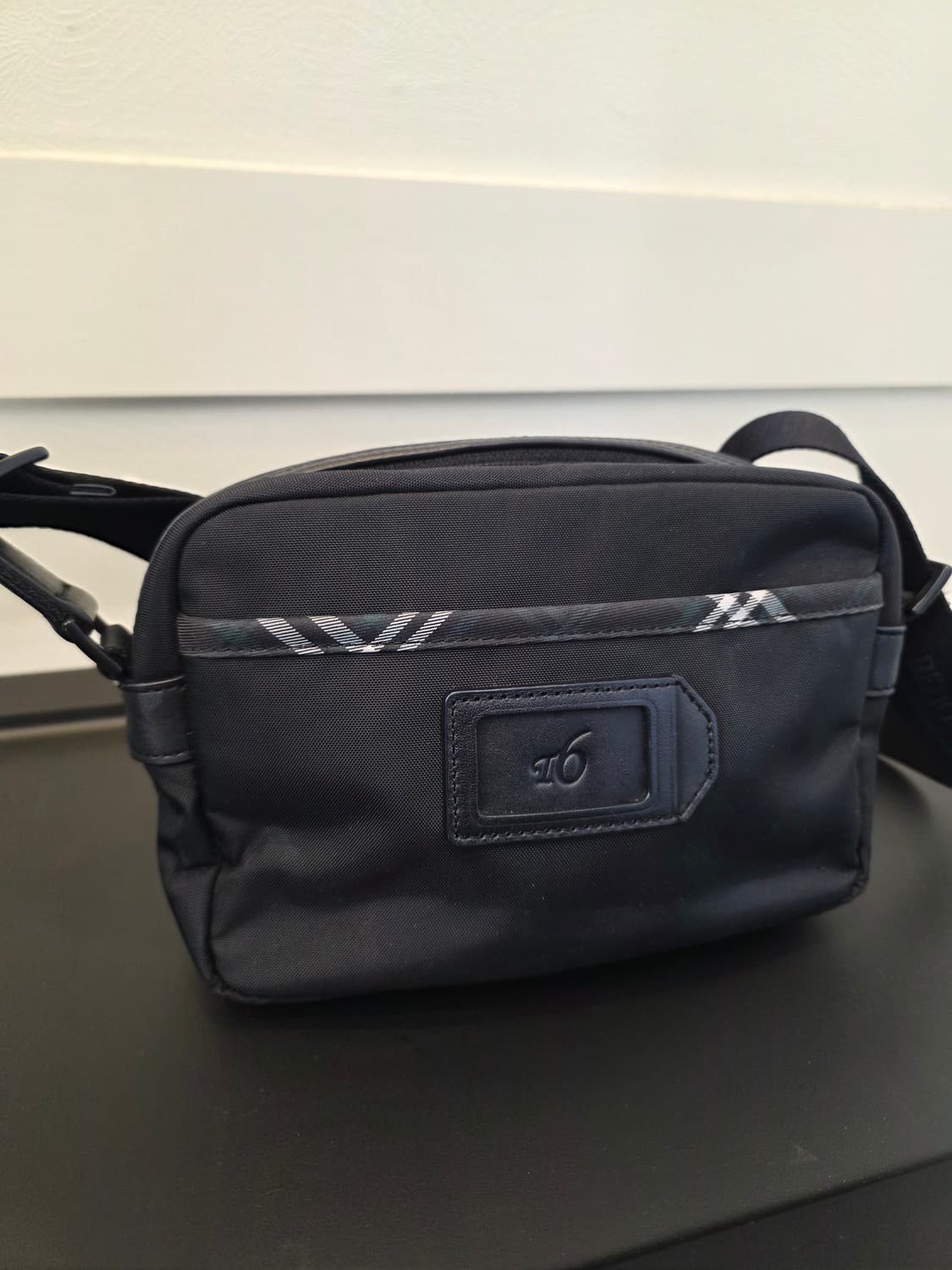 빈폴 체크 크로스백 블랙 상품이미지3