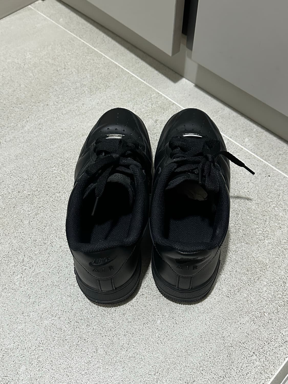 나이키 에어포스 올블랙 상품이미지3