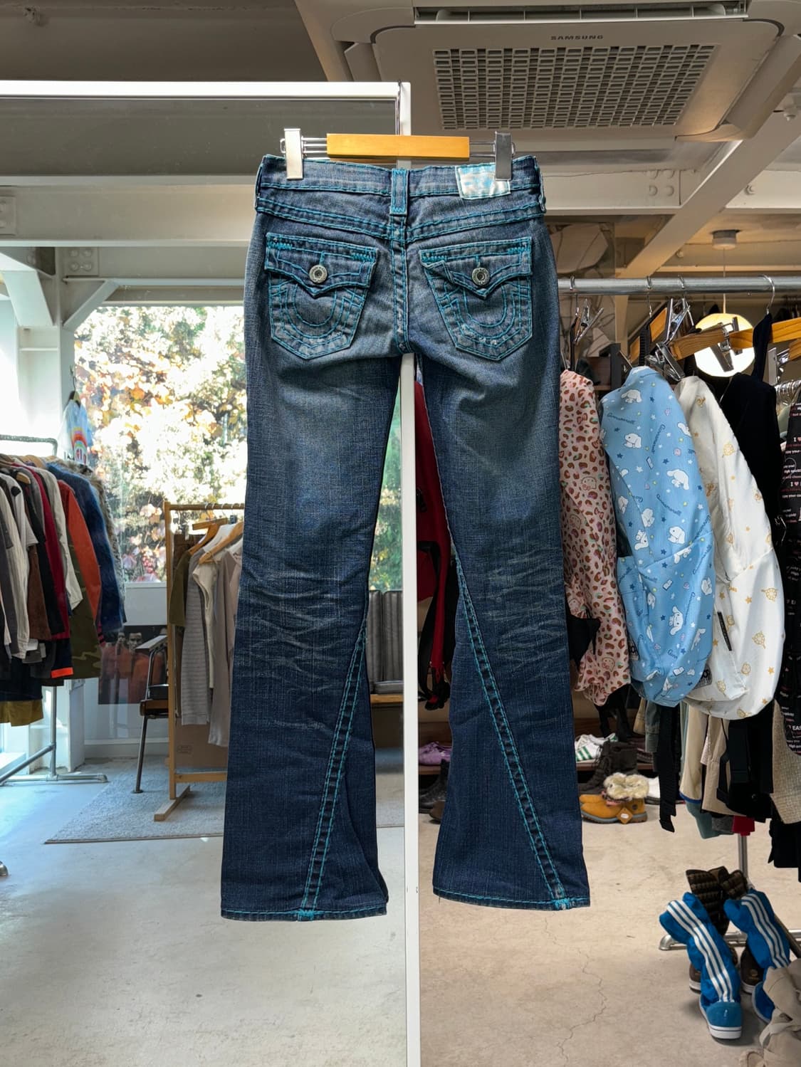 트루릴리전 블루 스티치 플레어진 상품이미지3