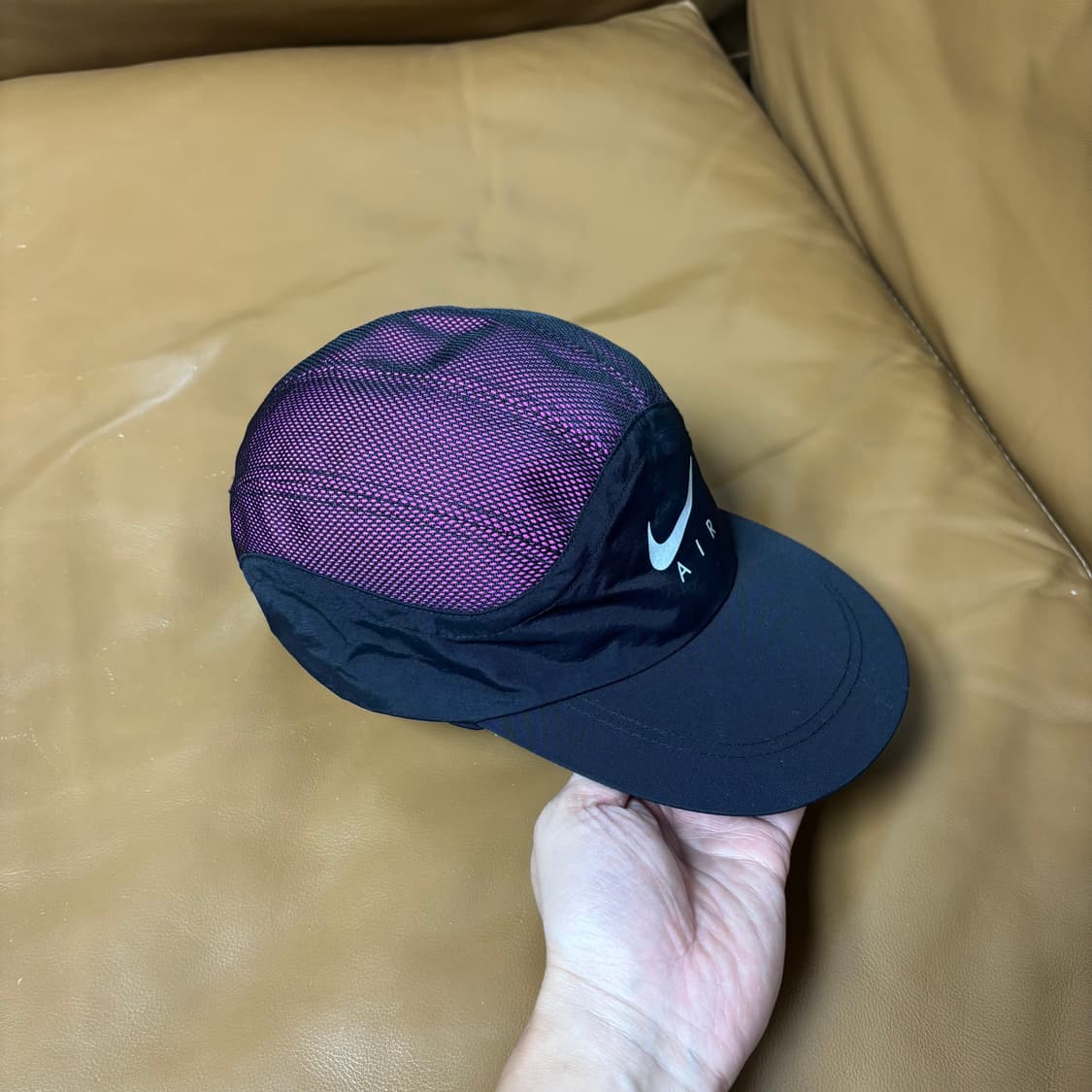 슈프림 x 나이키 트레일 블랙 퍼플 러닝 캠프캡 모자 (Black) 상품이미지3