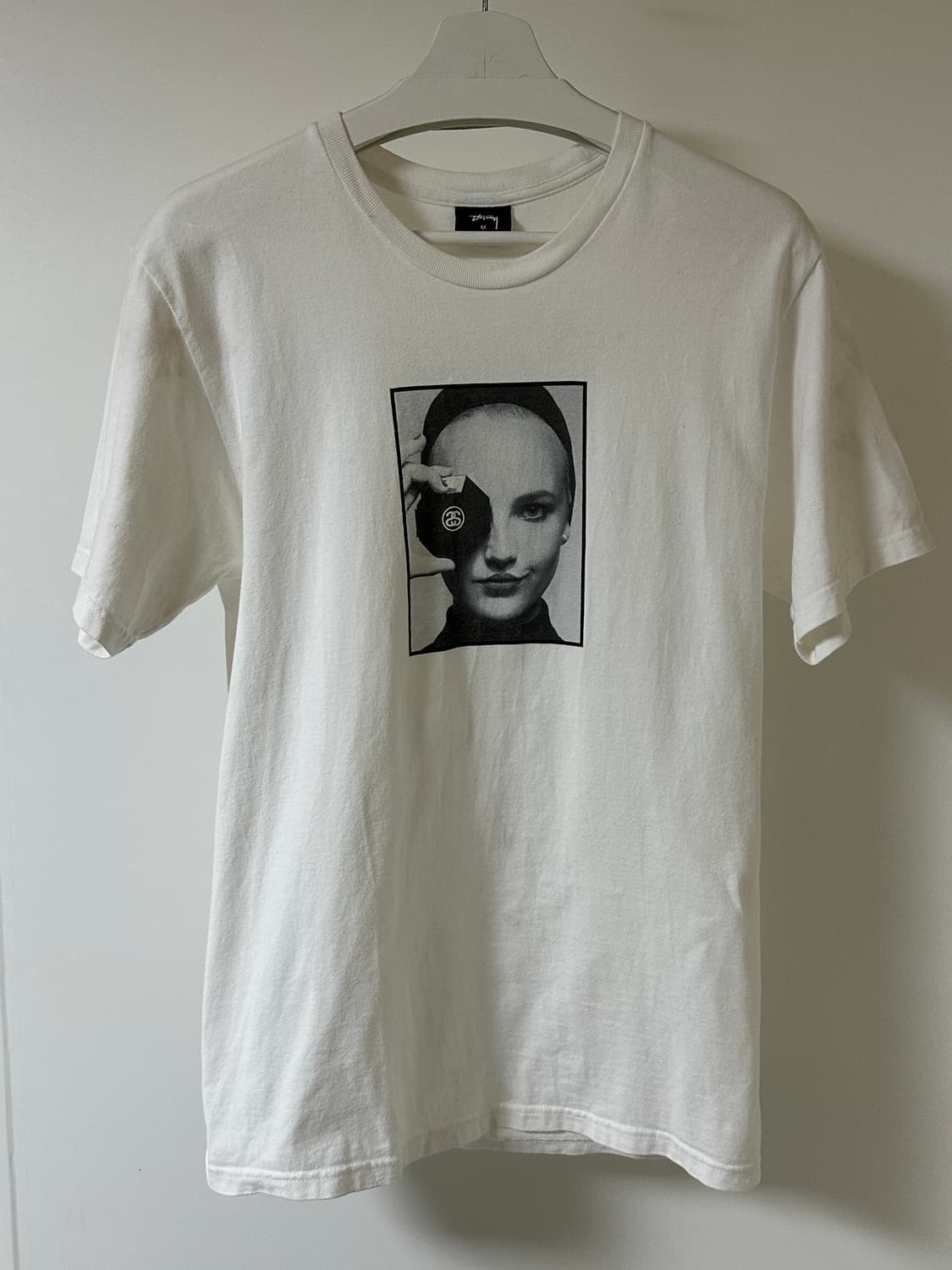stussy 19ss 샤넬 캠페인 칼 라거펠트 티셔츠 상품이미지4
