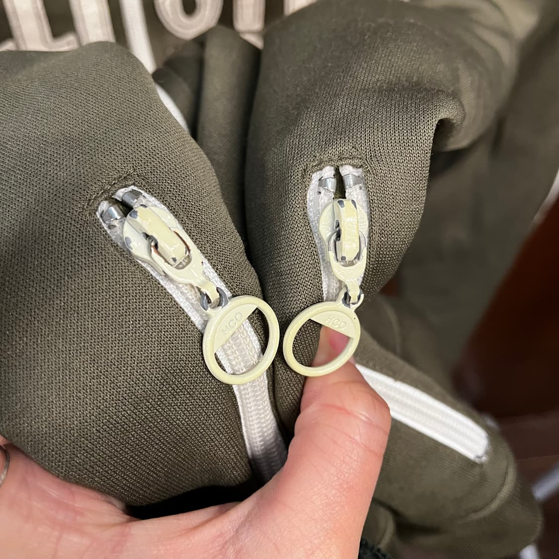 [유일매물] 홀리스터 y2k 보아털 카키 져지 집업 44-55 상품이미지7