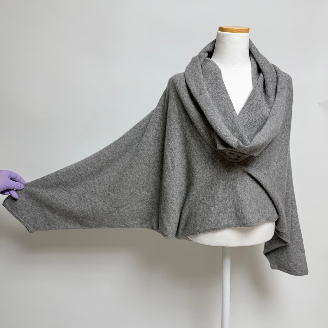 [캐시미어 100%] 드레이프 언발 그레이 니트 탑 상품이미지7