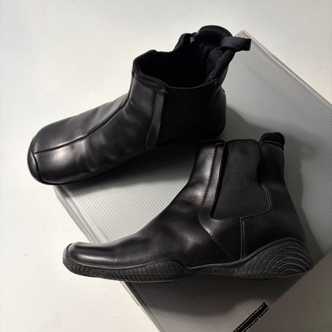 Minimal Leather Chelsea Boots 상품이미지3