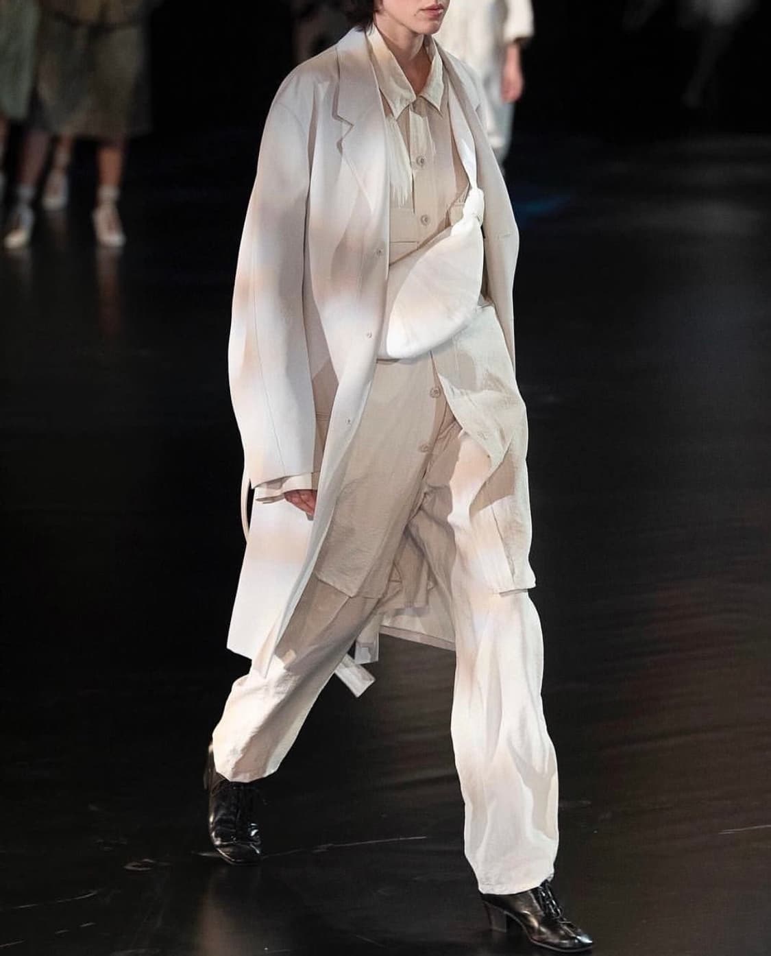 르메르 19ss 검정 체스터필드 코트 S 상품이미지1