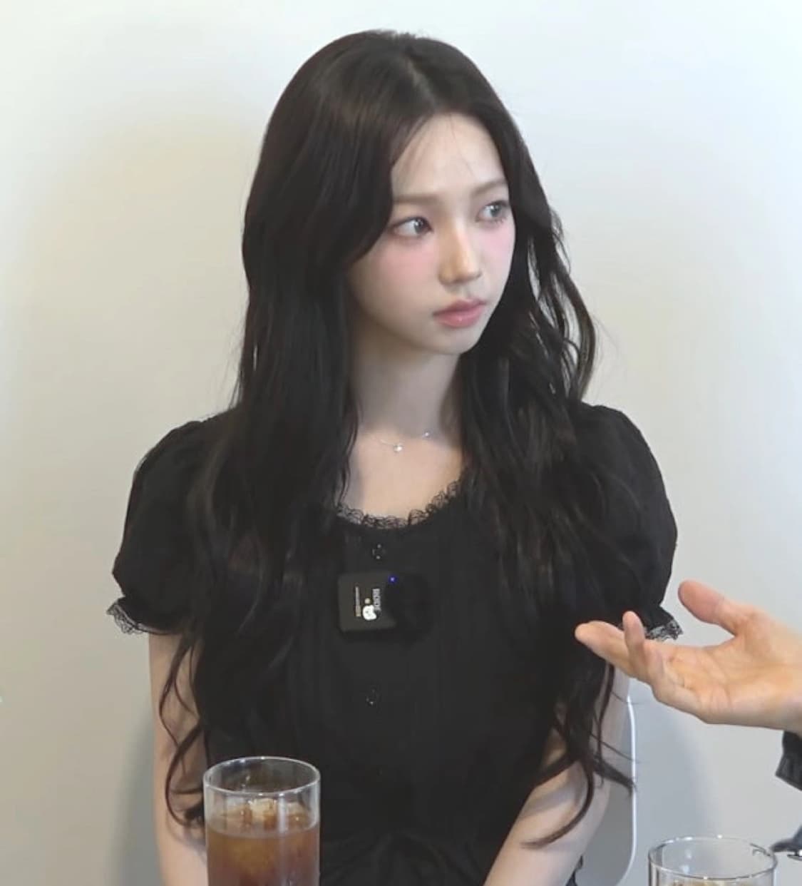 로라로라 크롭 블라우스 블랙 상품이미지2