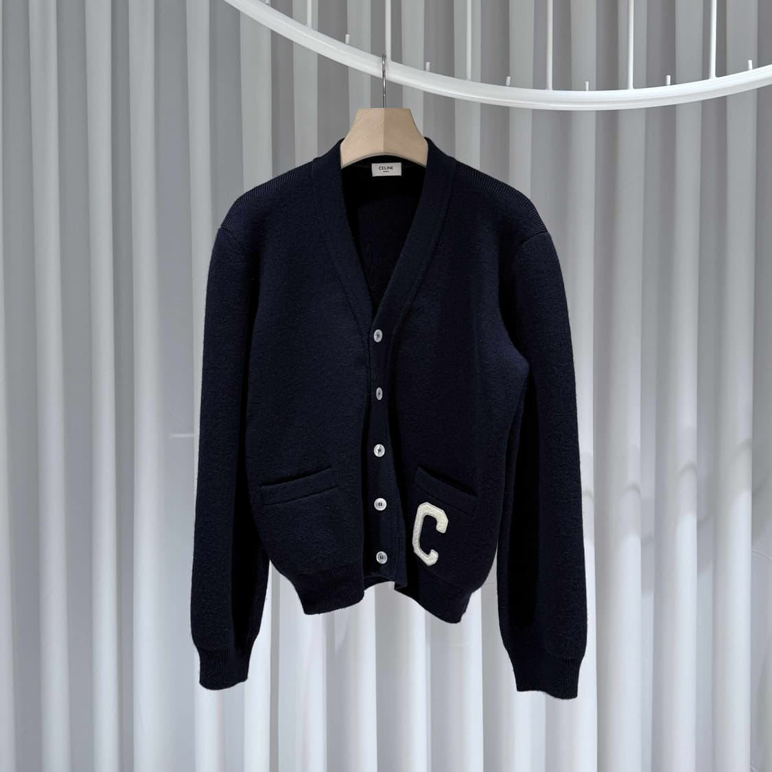 M / 셀린느 컬리지 로고 울 브이넥 가디건 / 미사용 상품이미지1