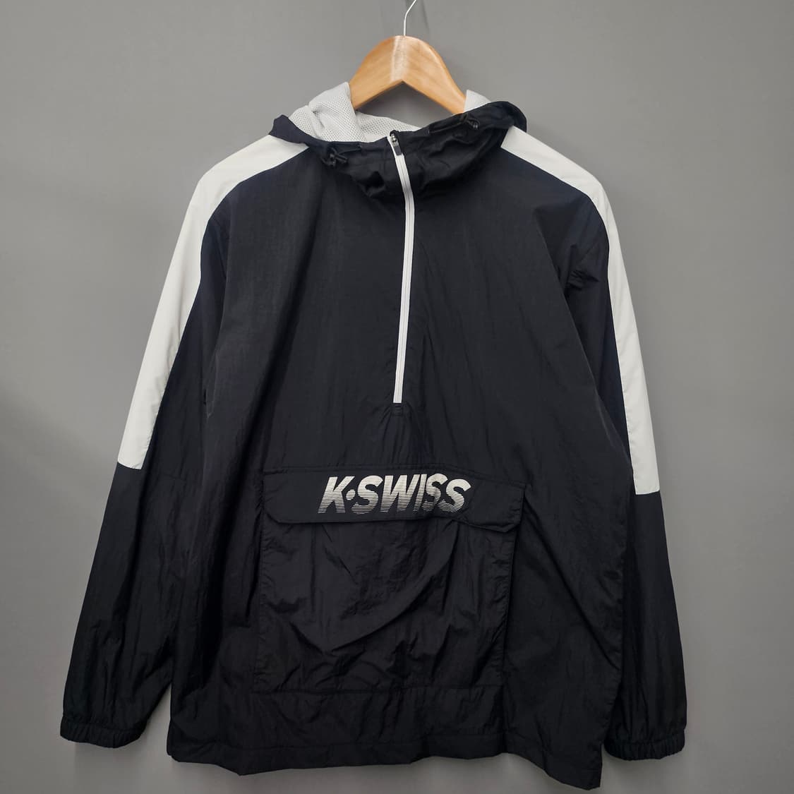 kswiss 배색 후드 아노락 블랙 상품이미지1