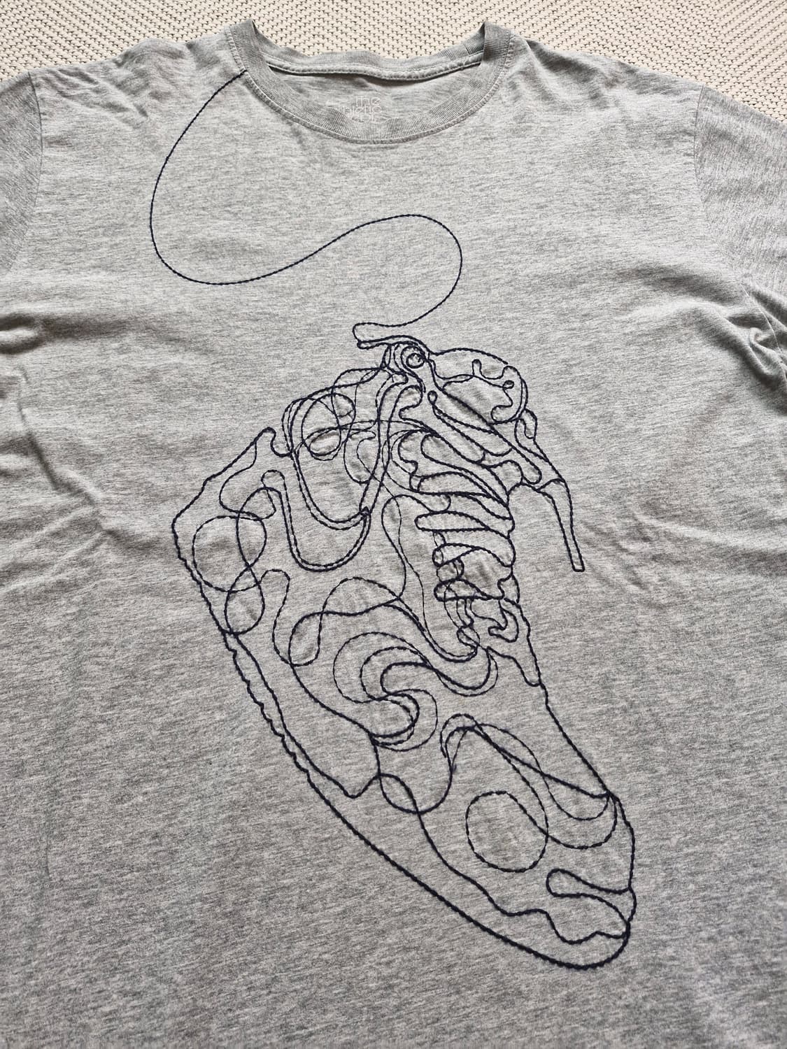 레어템 나이키 스니커즈 니들포인트 반팔티 XL  상품이미지1