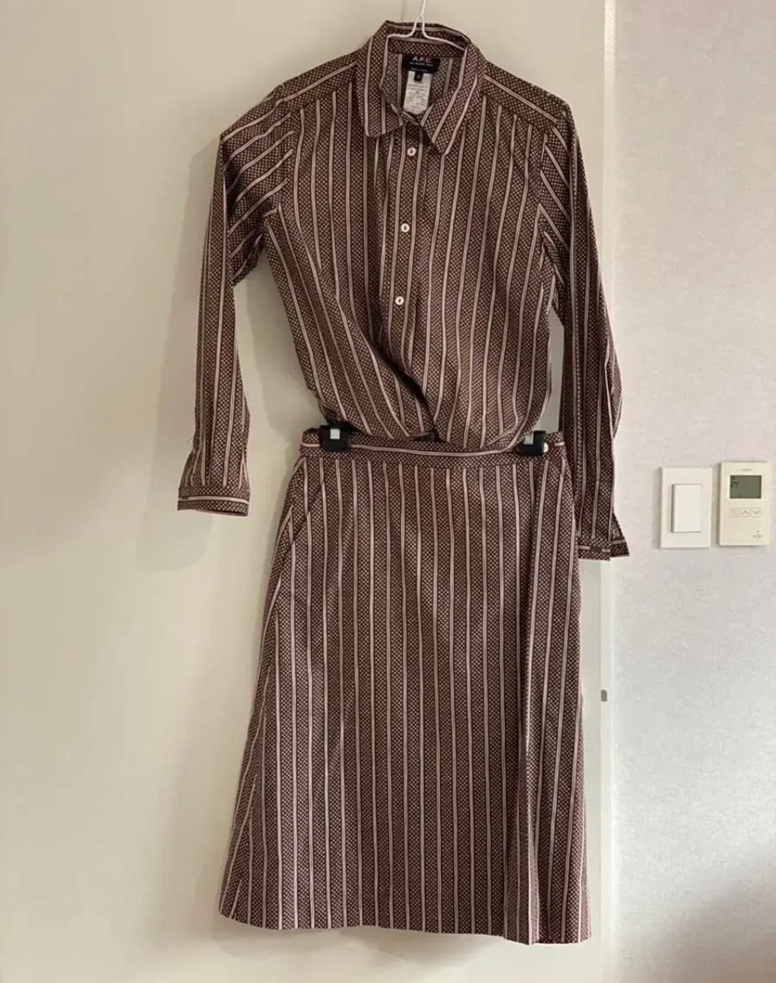 A.P.C. 아페쎄 브라운 셋업 (셔츠, 스커트)  상품이미지1