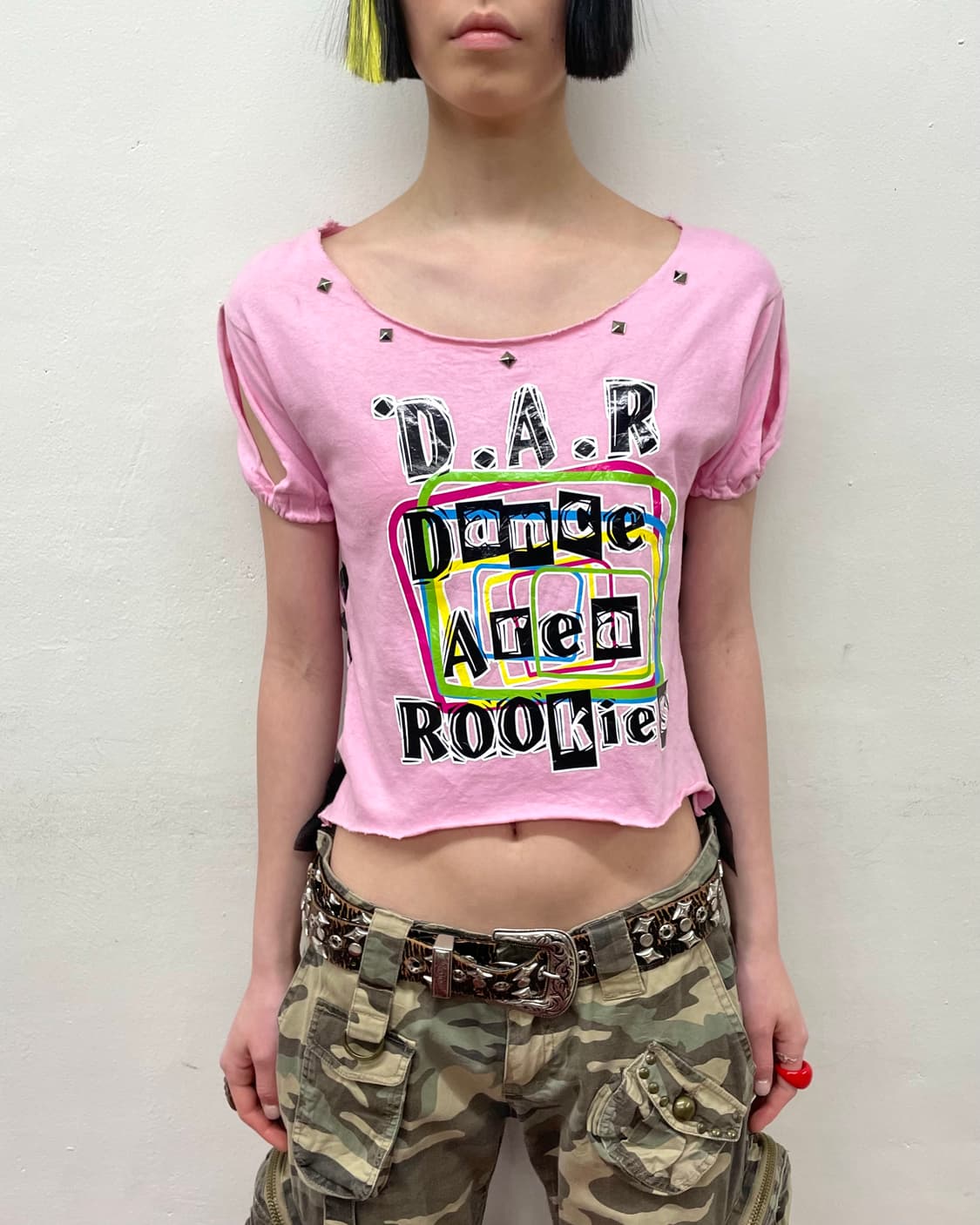 Black Spangled Winged Studded Kitch T 상품이미지2