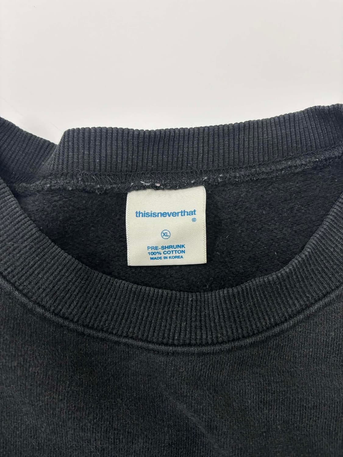 디스이즈네버뎃 T로고 블랙 스웨트셔츠 맨투맨(XL) 상품이미지4