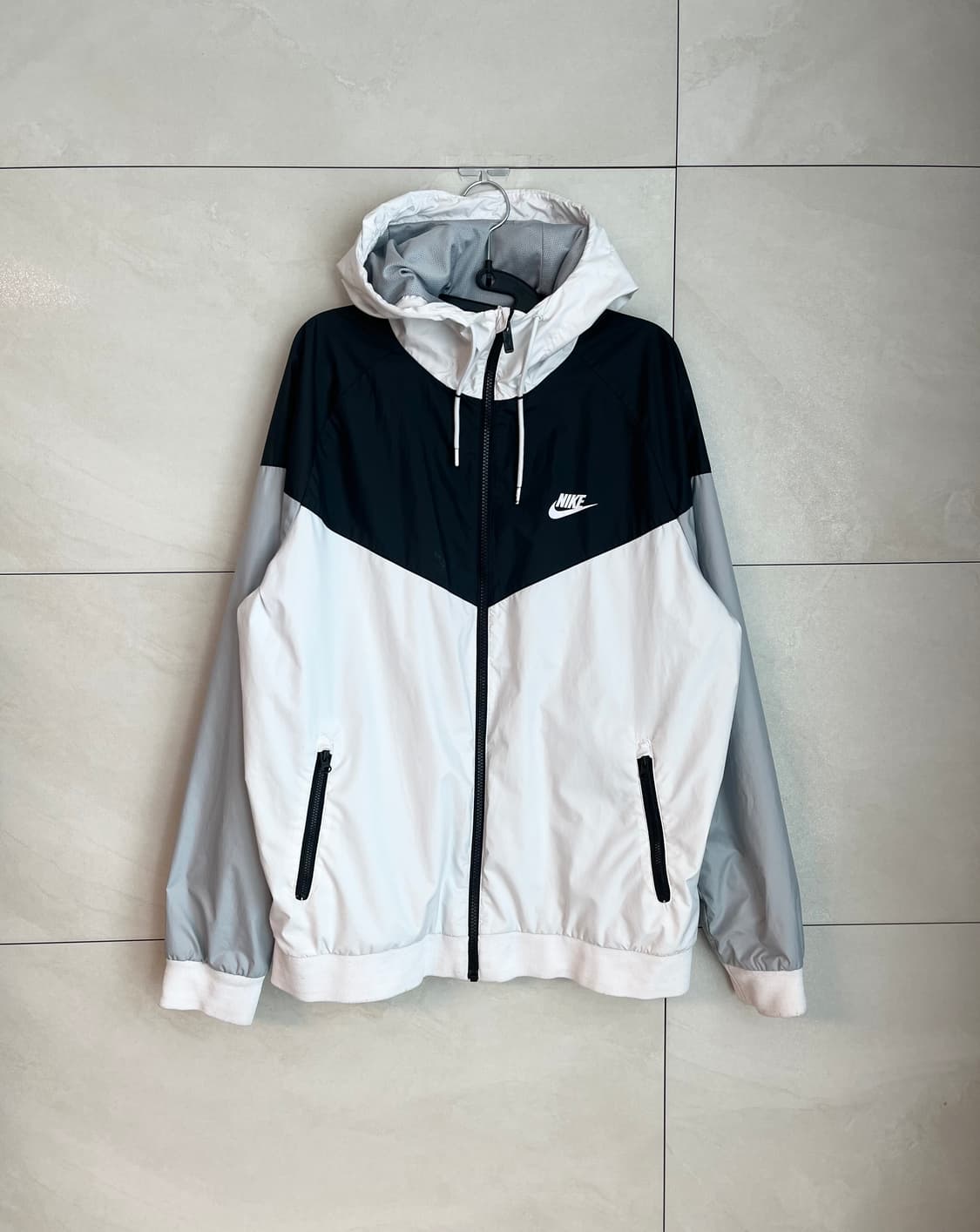 [XL] 나이키 윈드러너 바람막이 블랙/화이트/그레이 상품이미지1