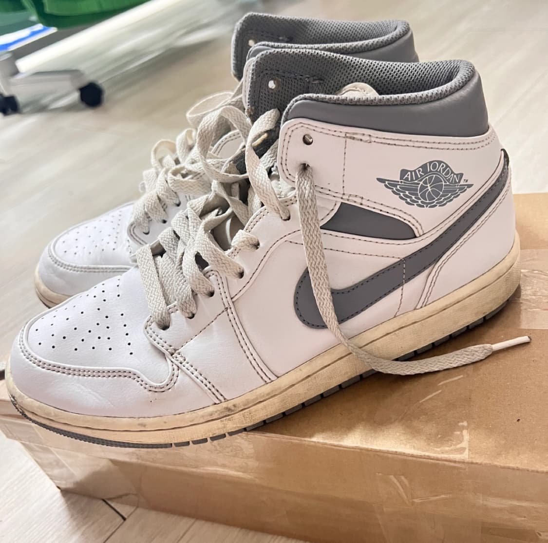 조던 1 미드 화이트 스텔스 (265) 상품이미지1