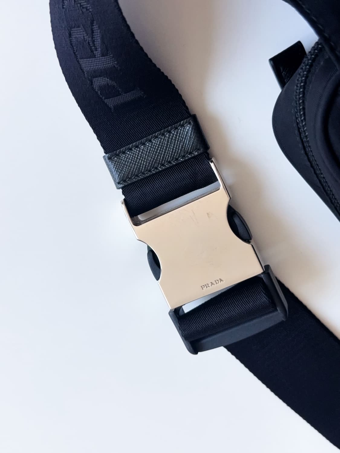 프라다 테수토 사피아노 벨트백 상품이미지7