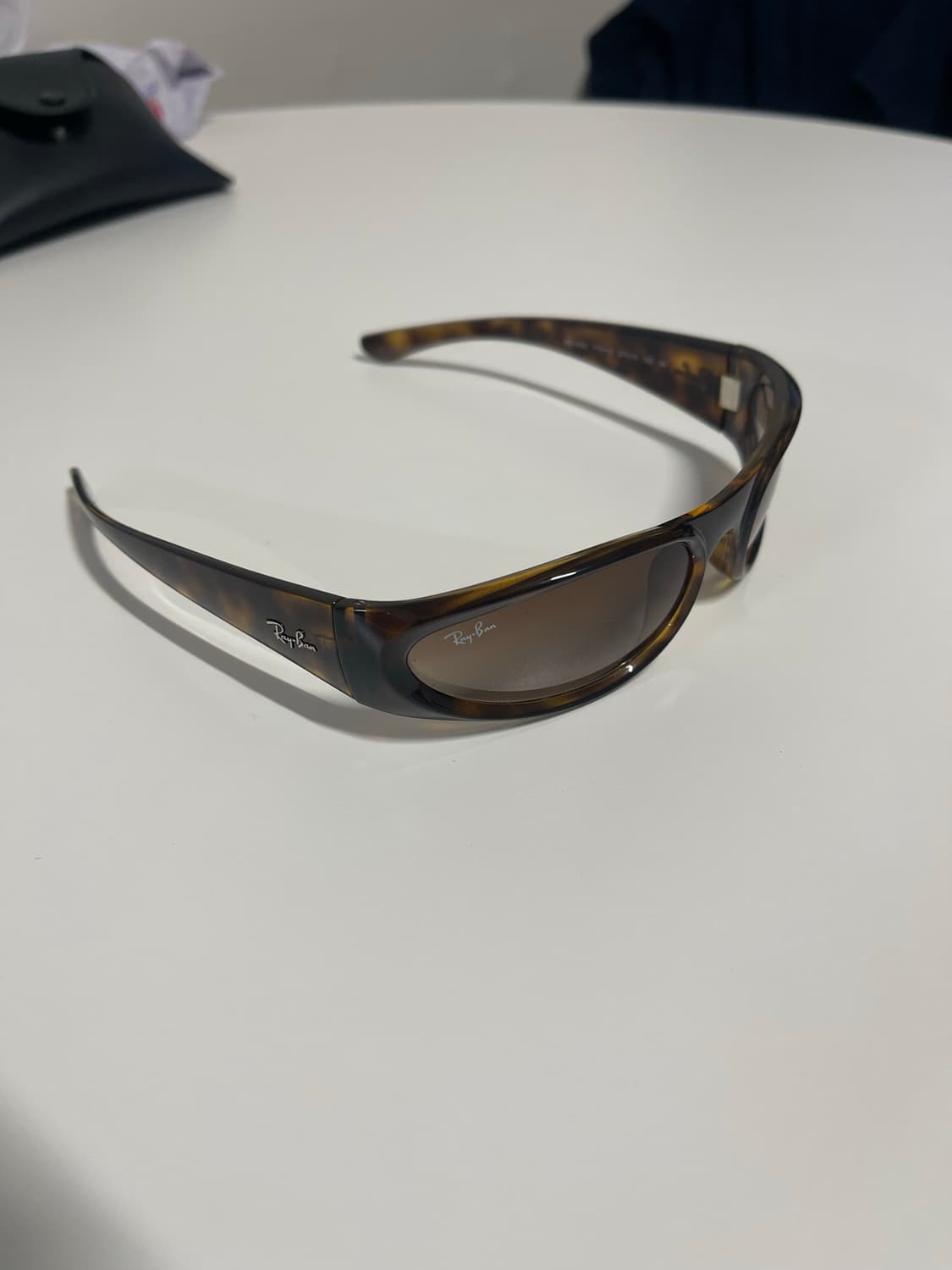 Ray-Ban RB 4332 Sunglasses 레이벤 상품이미지2