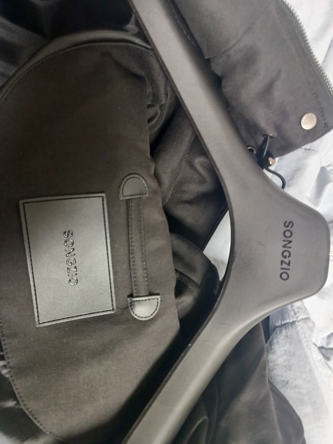 SONOZIO 검정색 패딩 점퍼 상품이미지1