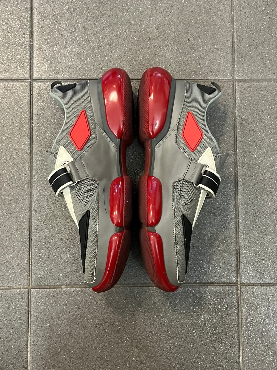 프라다 클라우드버스트 상품이미지2