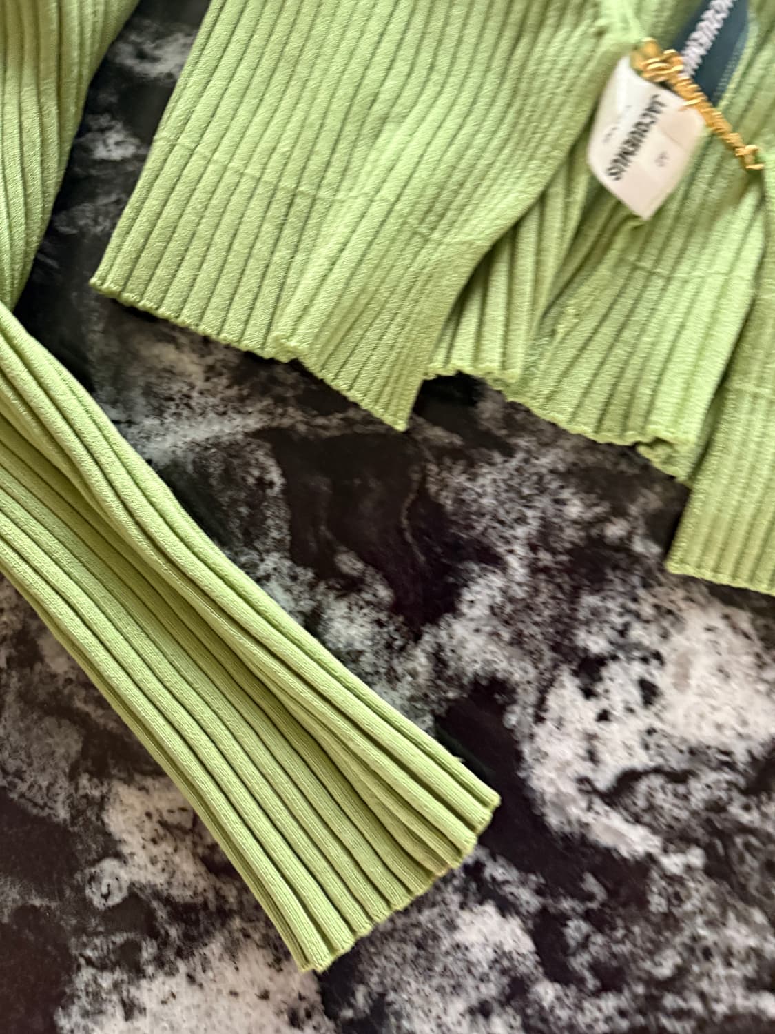 제니 착용 쟈크뮈스 볼레로 jacquemus 상품이미지2