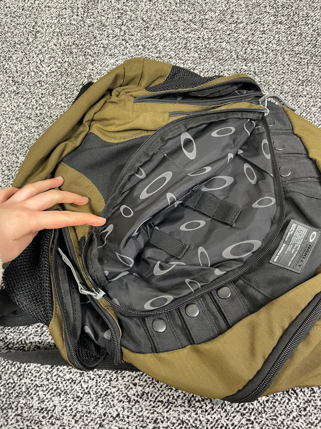 빈티지9. 오클리 00's 올드스쿨 아이콘 RC 백팩 카키베이지 가방 상품이미지4