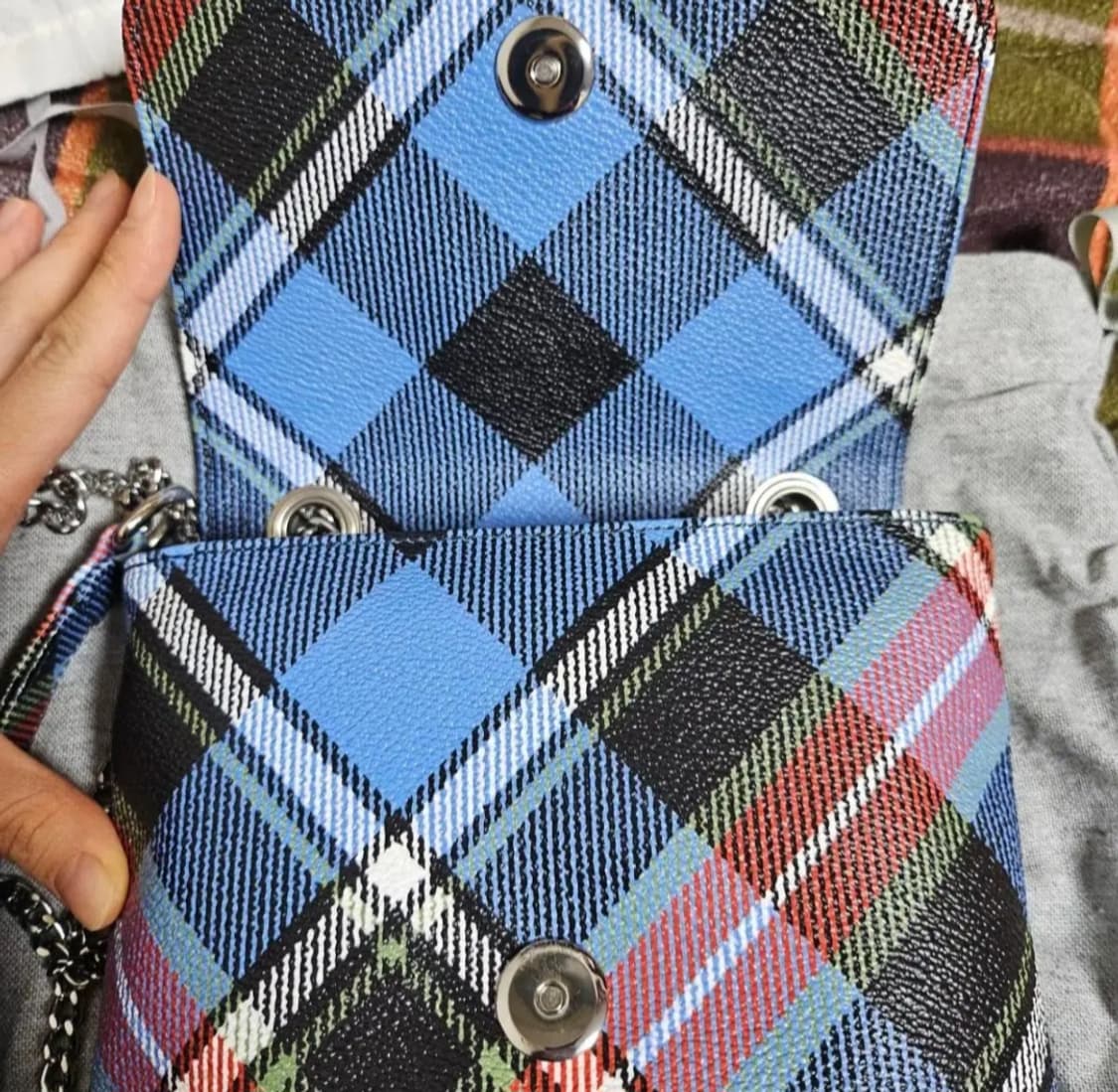 (새상품) 비비안웨스트우드 체크 플랩 스몰 체인백 상품이미지6