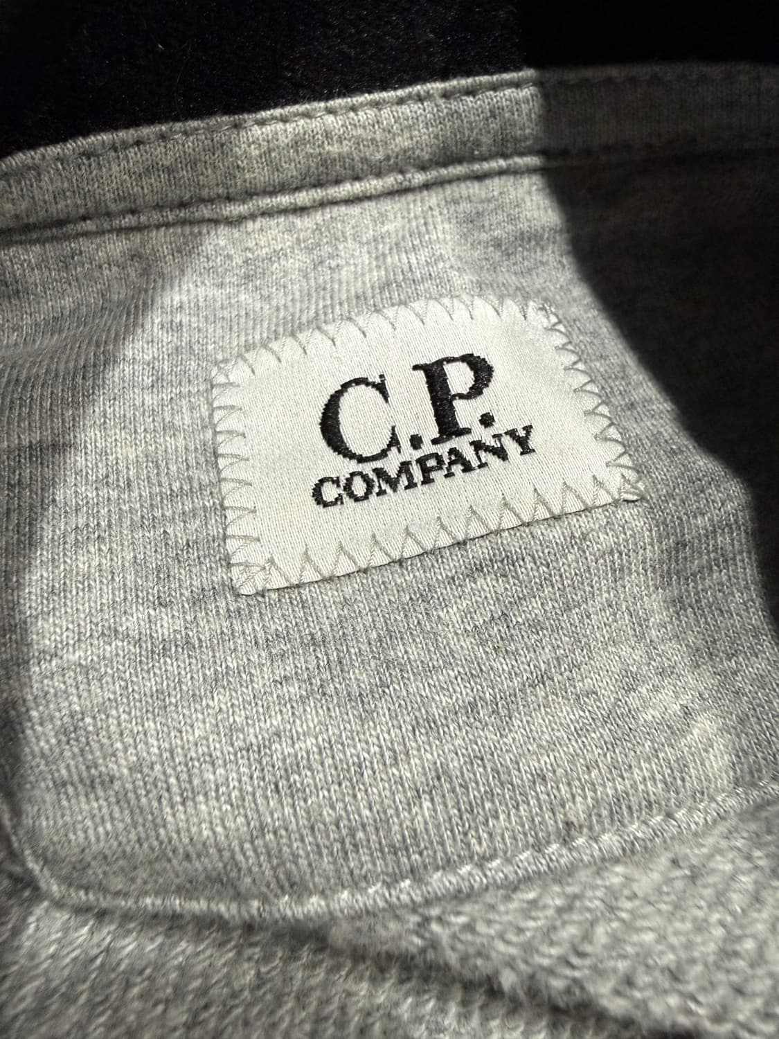 C.P. Company 씨피컴퍼니 렌즈 맨투맨 상품이미지3