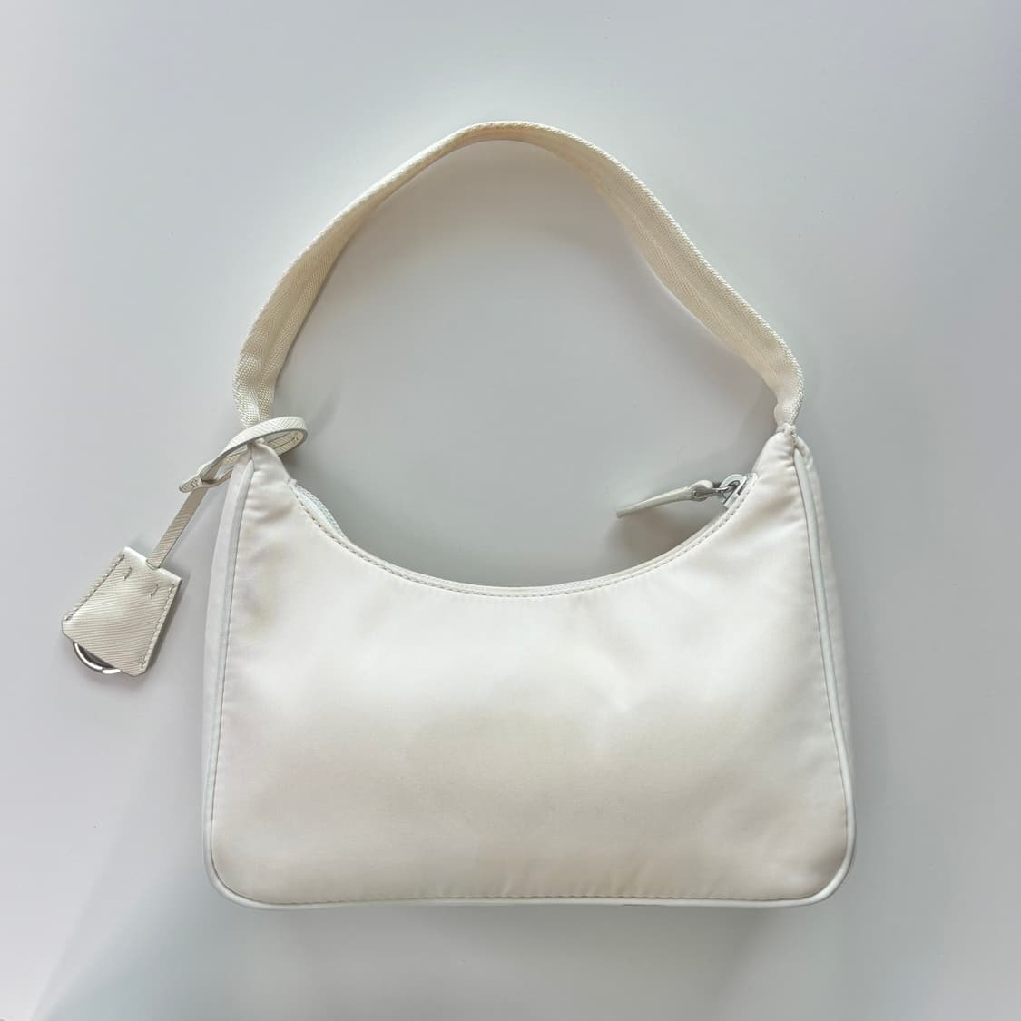 프라다 리에디션 포코노 리나일론 호보 숄더백 상품이미지2