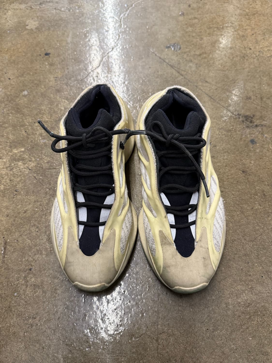 아디다스 이지부스트 700 V3 아자엘 스니커즈 260 상품이미지2