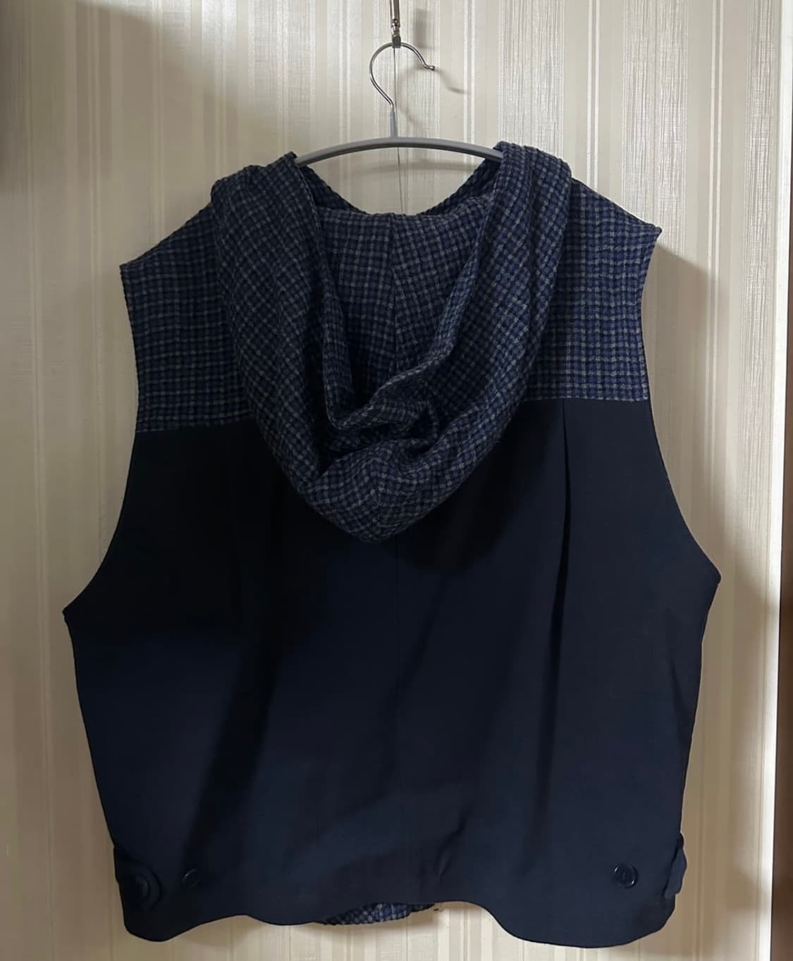 아마이유우츠 믹스드 후드 베스트 블루 우원재 상품이미지4