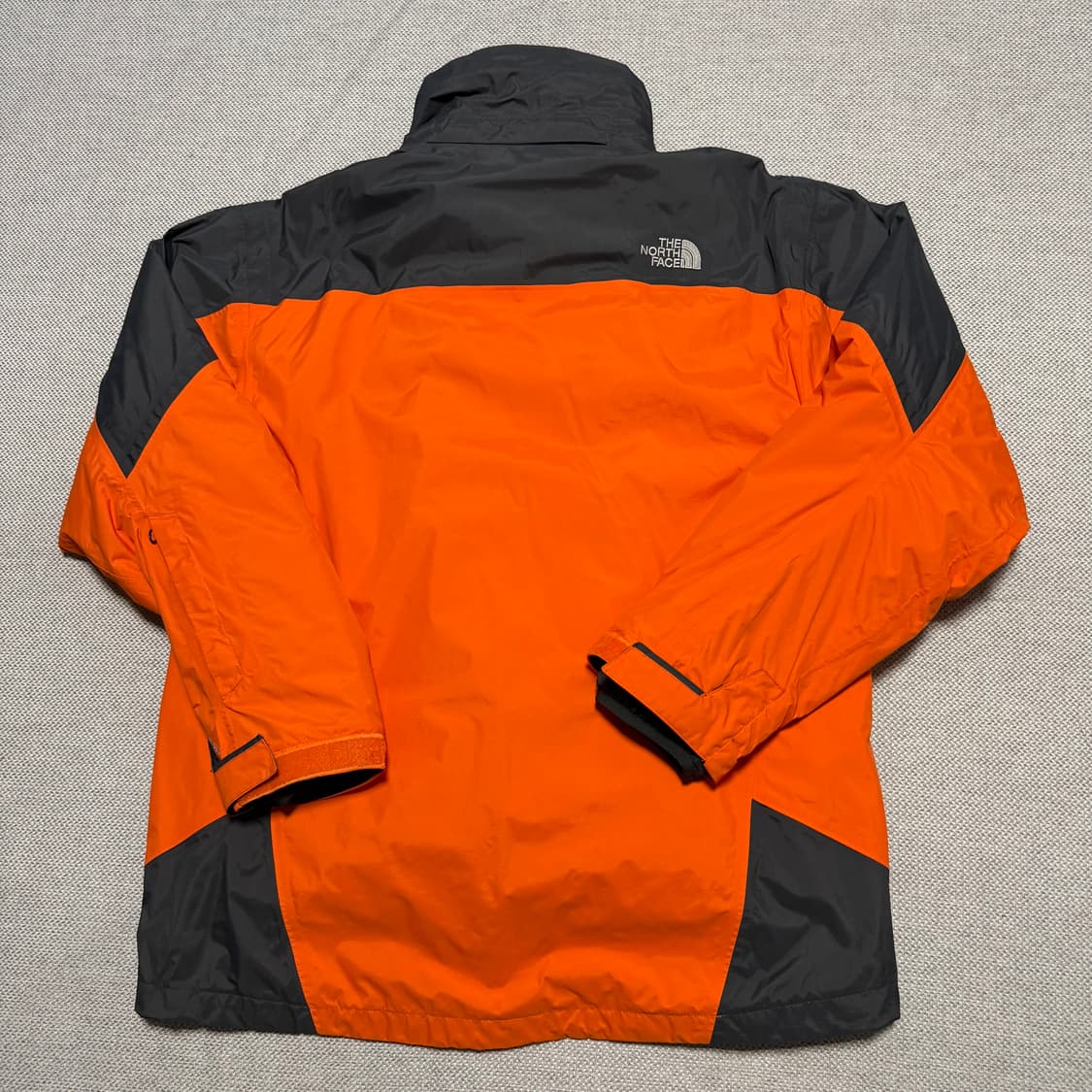 노스페이스 하이벤트 배색 바람막이 자켓 (경량패딩 내피) 상품이미지9