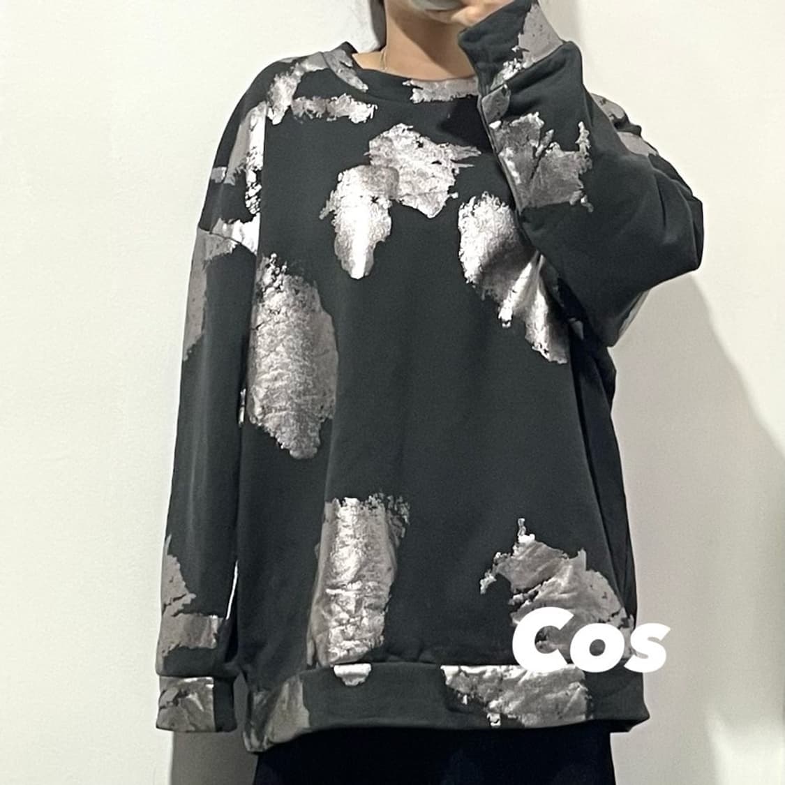 코스 COS 글리터 프린팅 맨투맨 L 상품이미지5