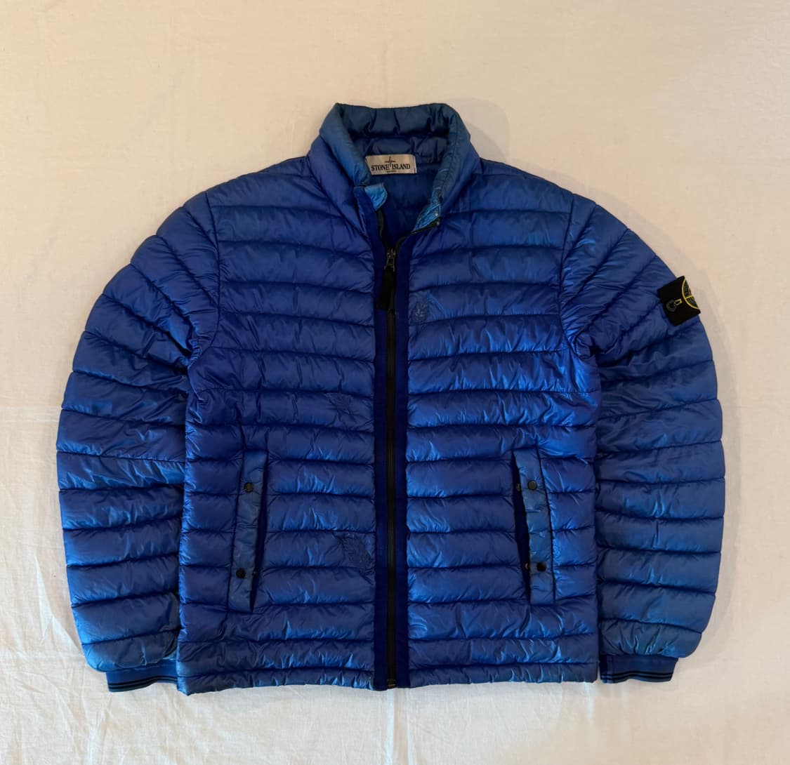 13FW 스톤아일랜드 가먼트 다이드 구스다운 경량패딩 블루 상품이미지1