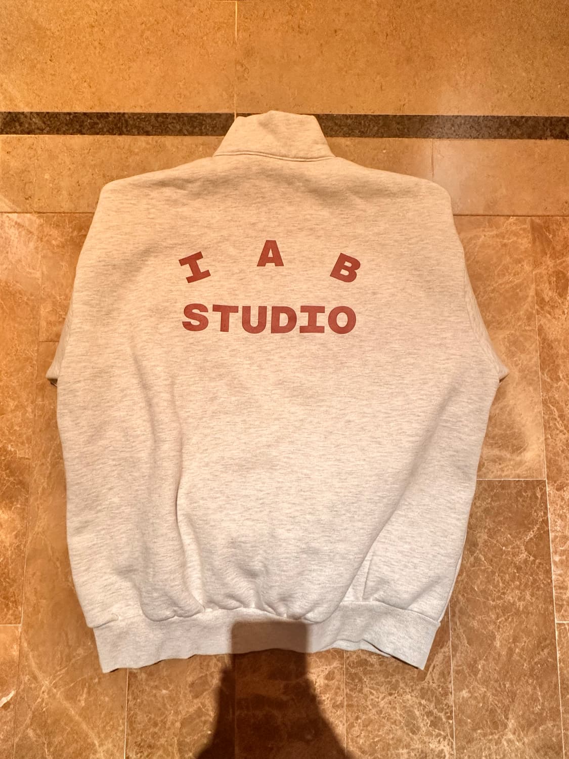 아이앱스튜디오 버건디 하프집업 상품이미지2