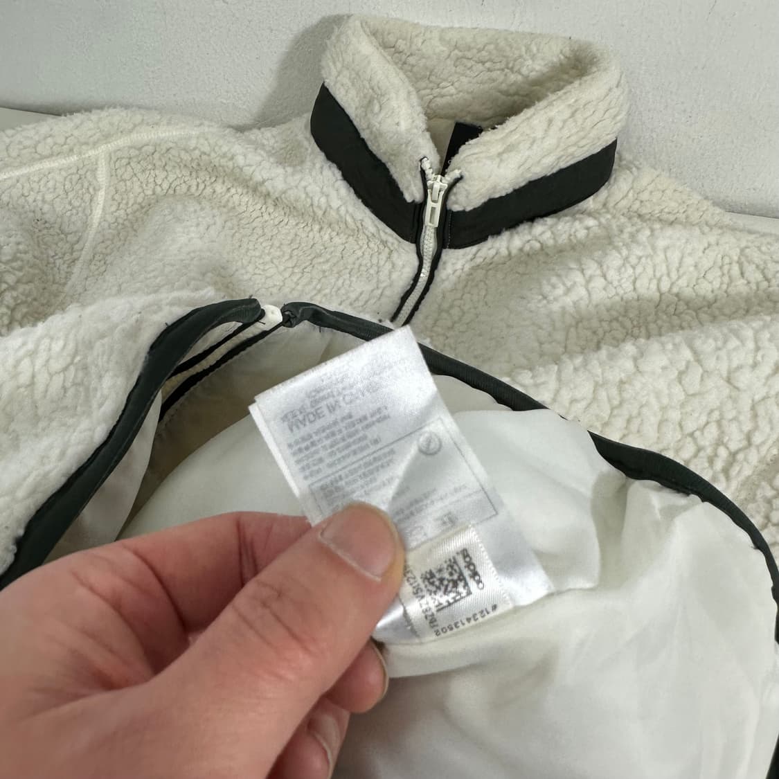 L 아디다스 화이트 백로고 뽀글이 후리스 상품이미지7